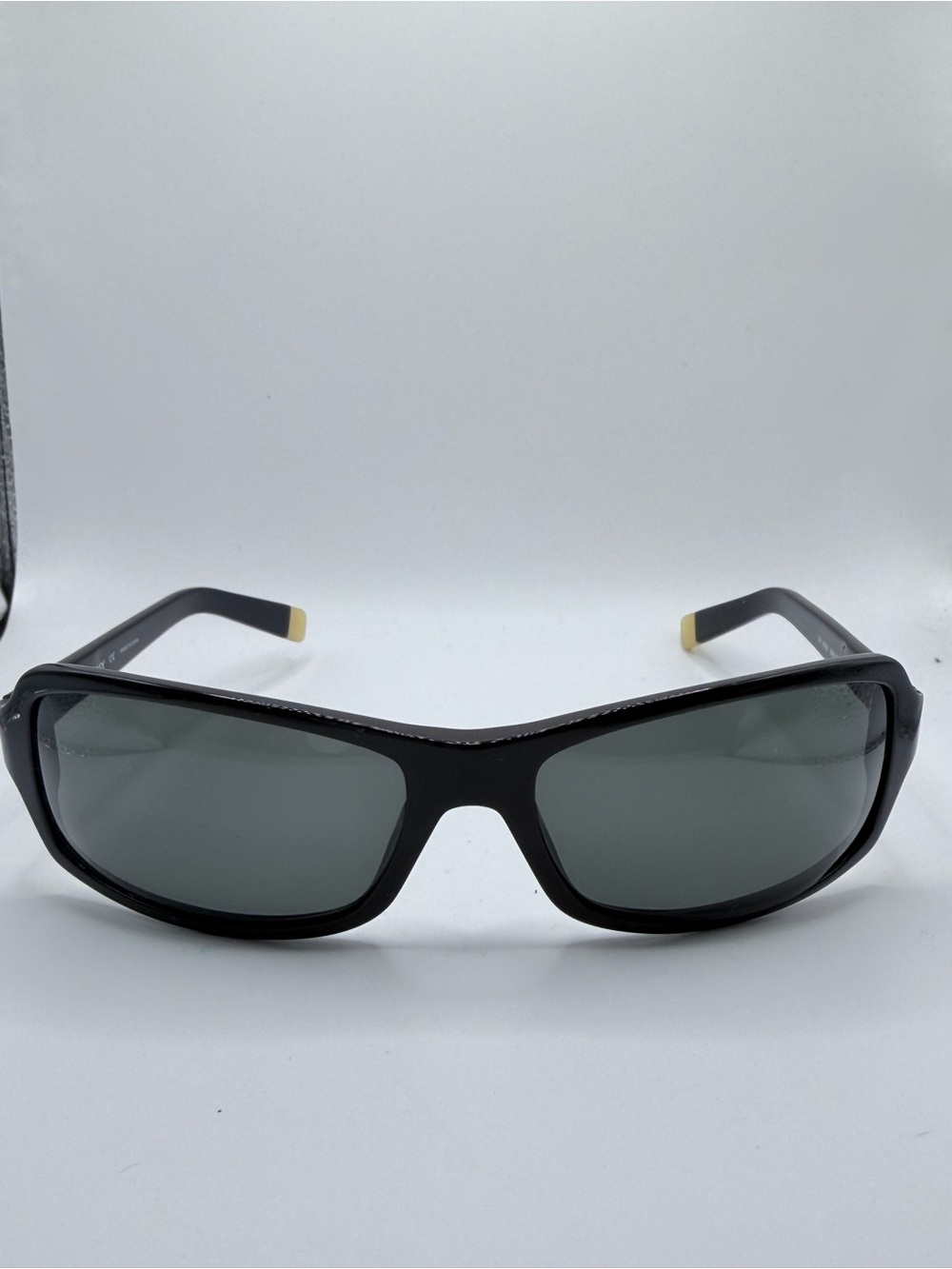 DKNY DY4003 Black Wrap Sunglasses Y2K Gold Logo 61-16-120